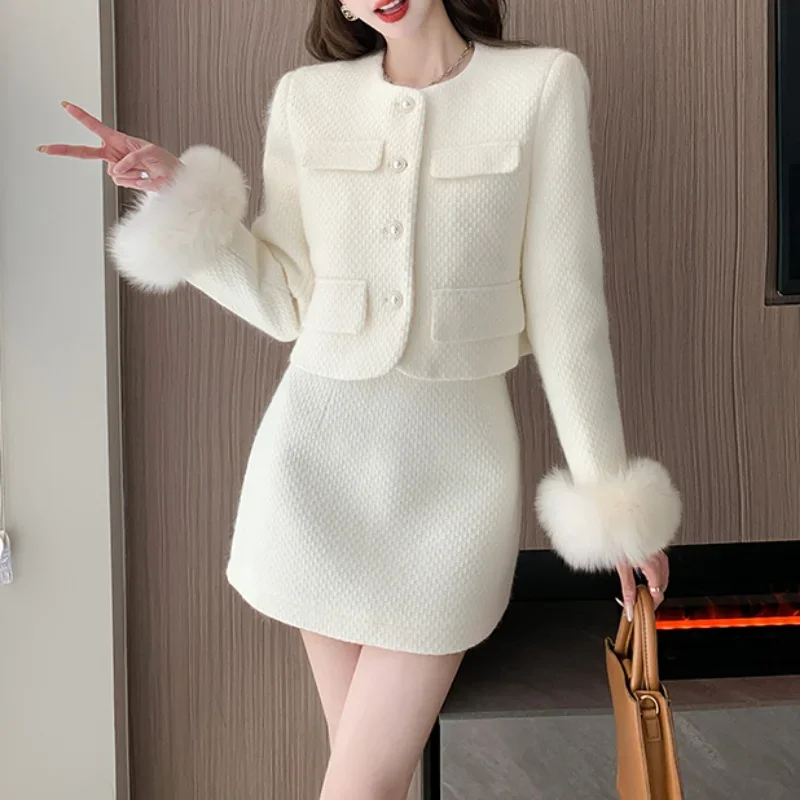 French Tweed Small Fragrance Quilted Coats + Mini Skirt Suit Women Long Sleeve Stitching Fake Hair Fashionwhite Two-piece Set