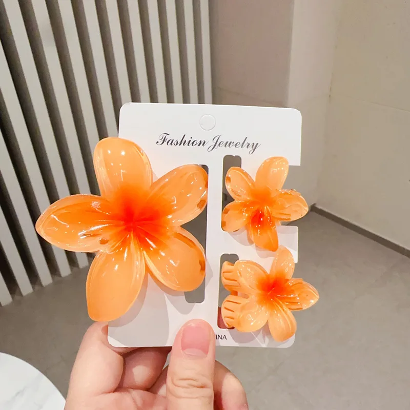 Рисунок 6 - заколки для волос с цветком яйца