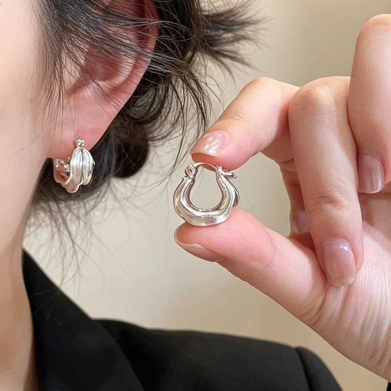 GANPUP Exquisite Unregelmäßige Creolen für Damen, Modische Neue Silberfarbene Ohrschmuck-Geschenke für Partys – Detail 1