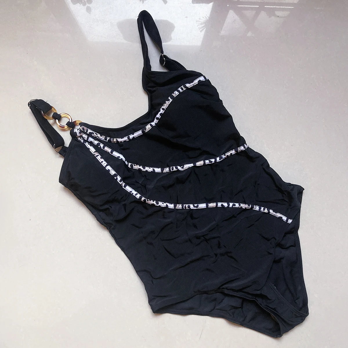 

Новый модный слитный купальник с кольцевым вырезом на плечах, женский, с подкладкой, с глубоким вырезом на шее, с высокой талией, боди, пляжная одежда