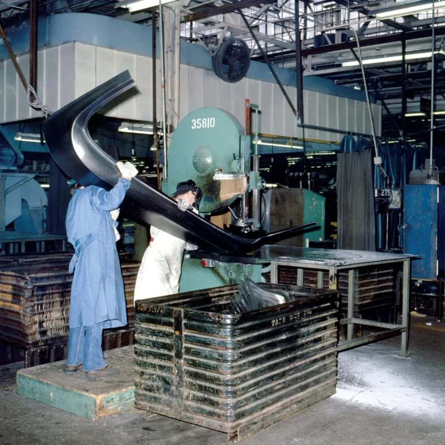 هيكل السيارة وإصلاح الصدأ