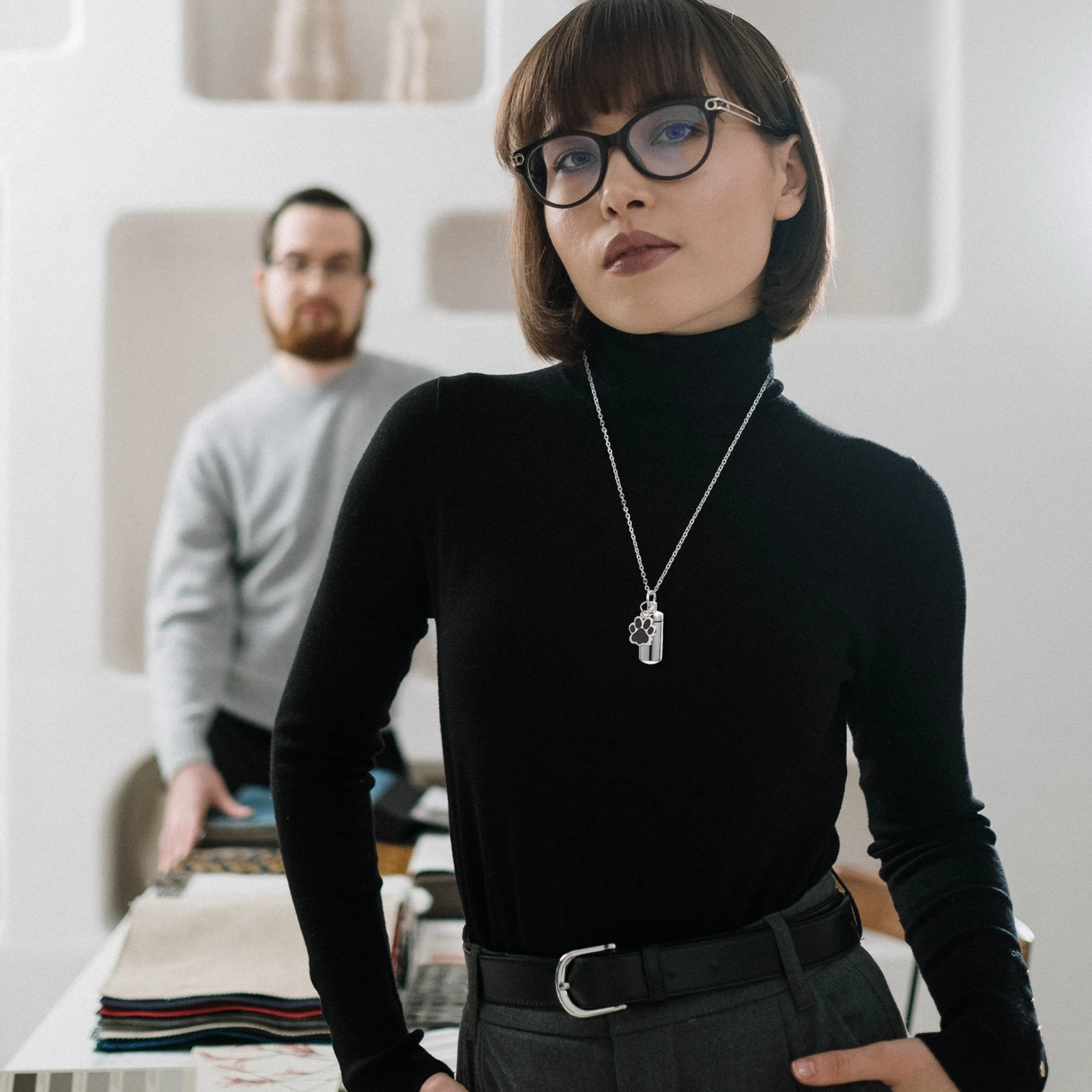 

1pcs Urn Necklace For Ashes Stainless Steel Memorial Pendant For Lost Pet Cremation Jewelry Dog Cat Hair Locket Hanging Ash