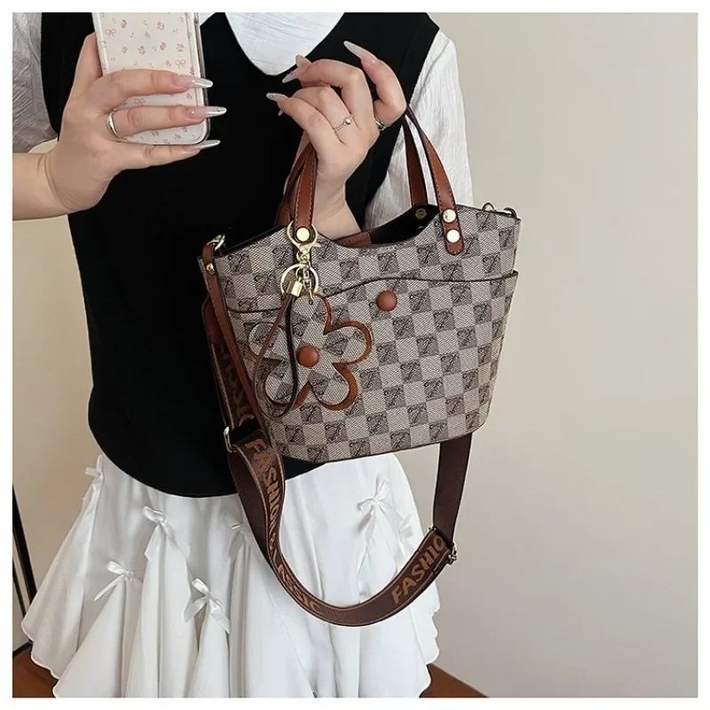 Nuova borsa a secchiello stampata alla moda europea e americana per donna, borsa a tracolla con cestino per verdure a spalla singola, borsa retrò
