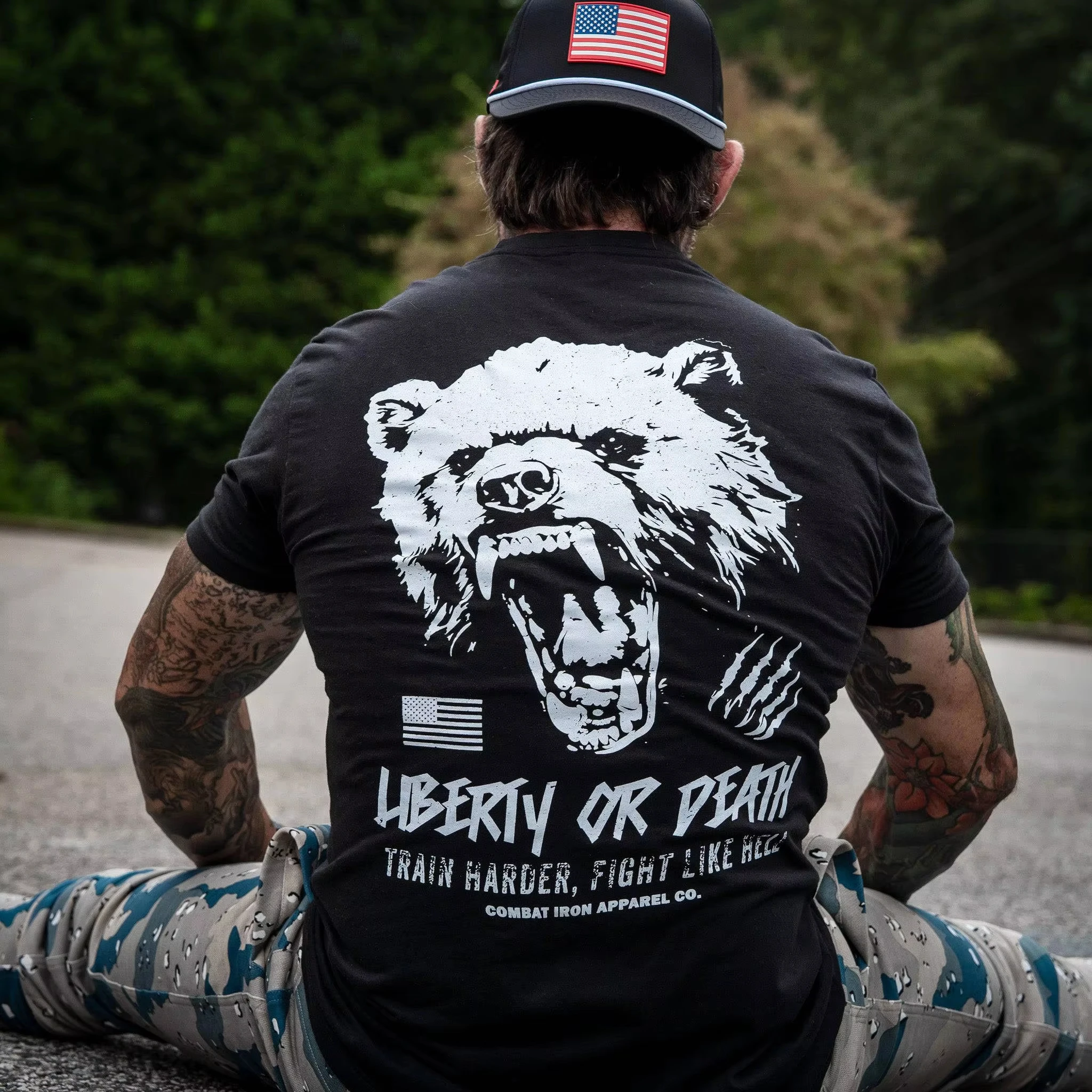 Vintage Snarling Grizzly Bear Graphic National Flag and Motivational Motto Dual‑sided Printed Unisex T‑shirt
