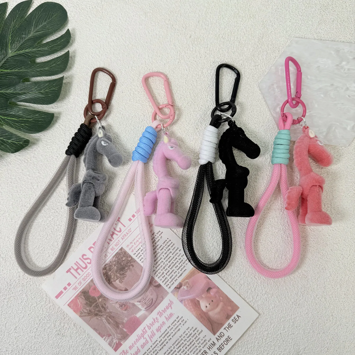 

Брелок с черной лошадью, бархатный флокированный кулон в виде лошади, бархатный шарм в виде лошади для сумки, аксессуары, кошельки, рюкзаки