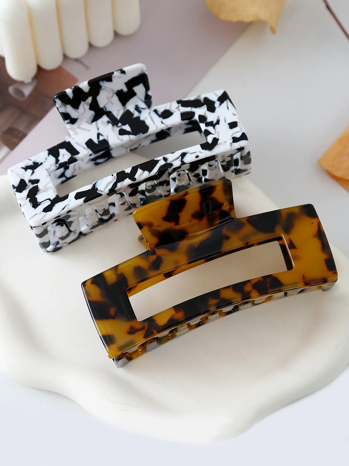 Рисунок 2 - белый и коричневый