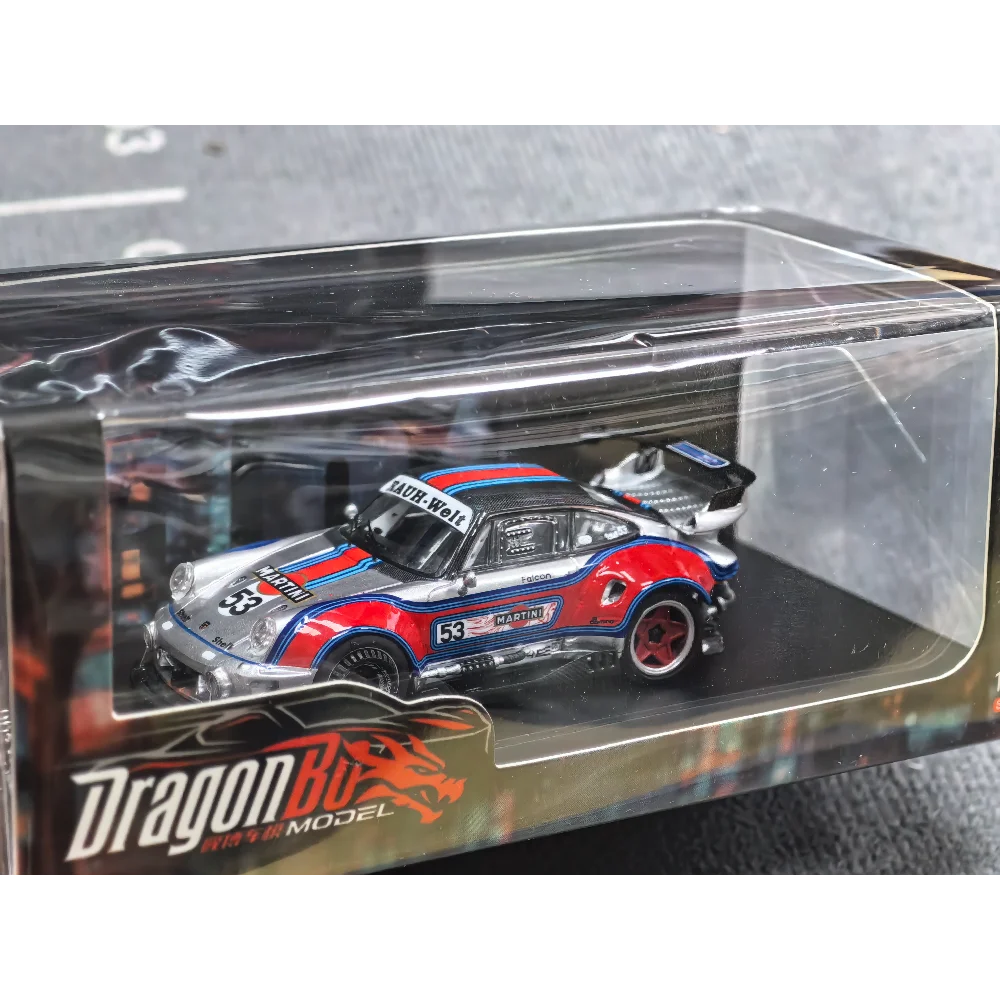 1:64 mēroga Martini RWB 964 sakausējuma modelis - usage example