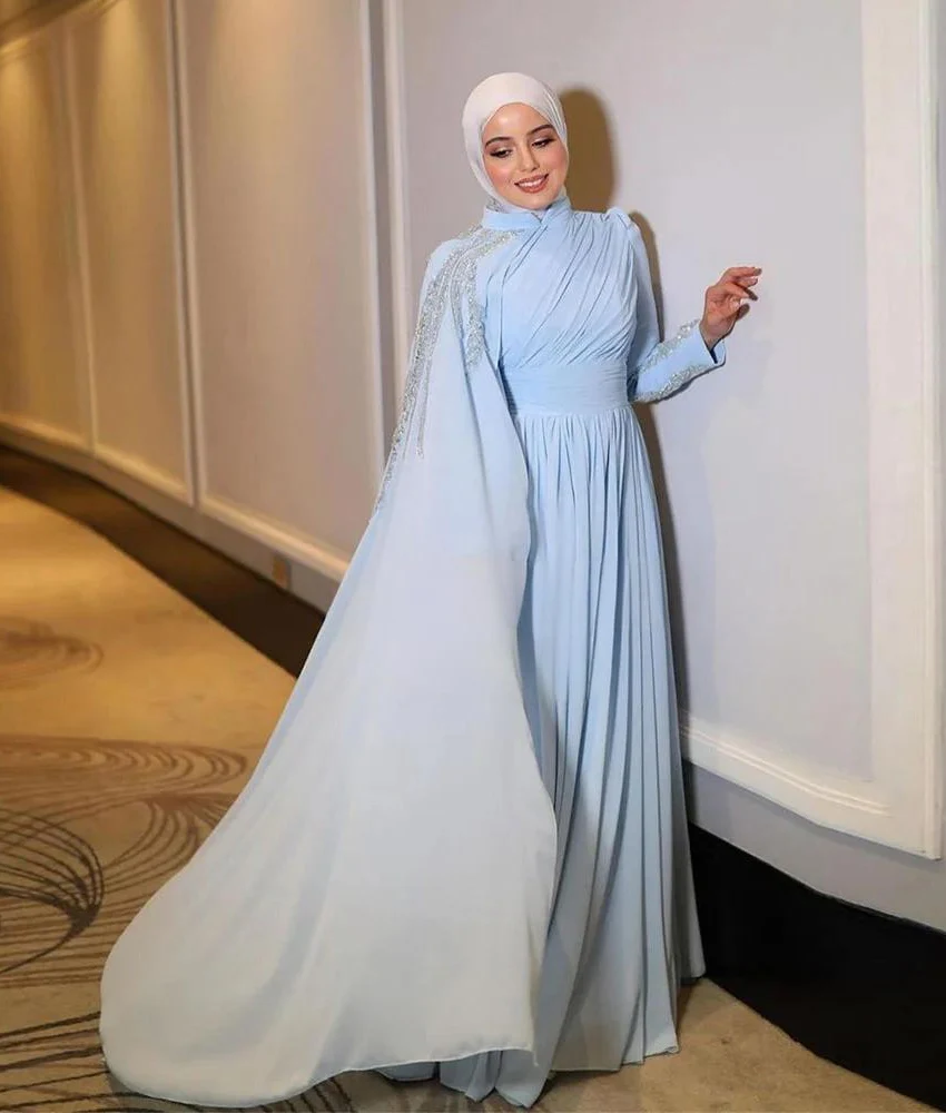 فستان سهرة شيفون رشيق مخصص على شكل حرف a مطرز بالكريستال وأكمام طويلة بطول الأرض وياقة عالية فساتين لحضور الحفلات الموسيقية