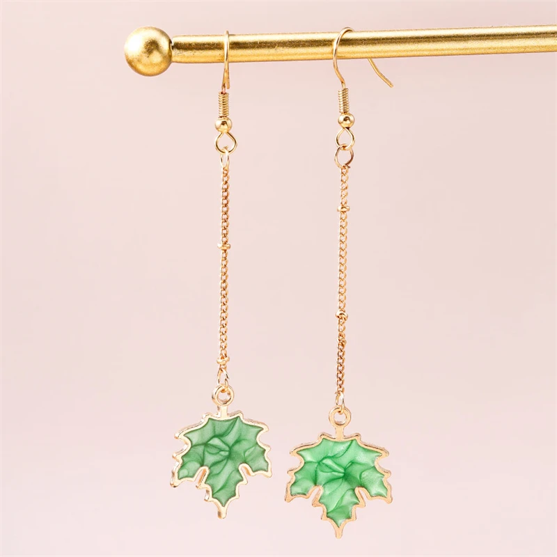 Modische Ahornblatt-Ohrringe für Damen, lange Ohrringe, ideal als Geschenk für Freundinnen, für Partys und Festivals, Schmuck. – Detail 2