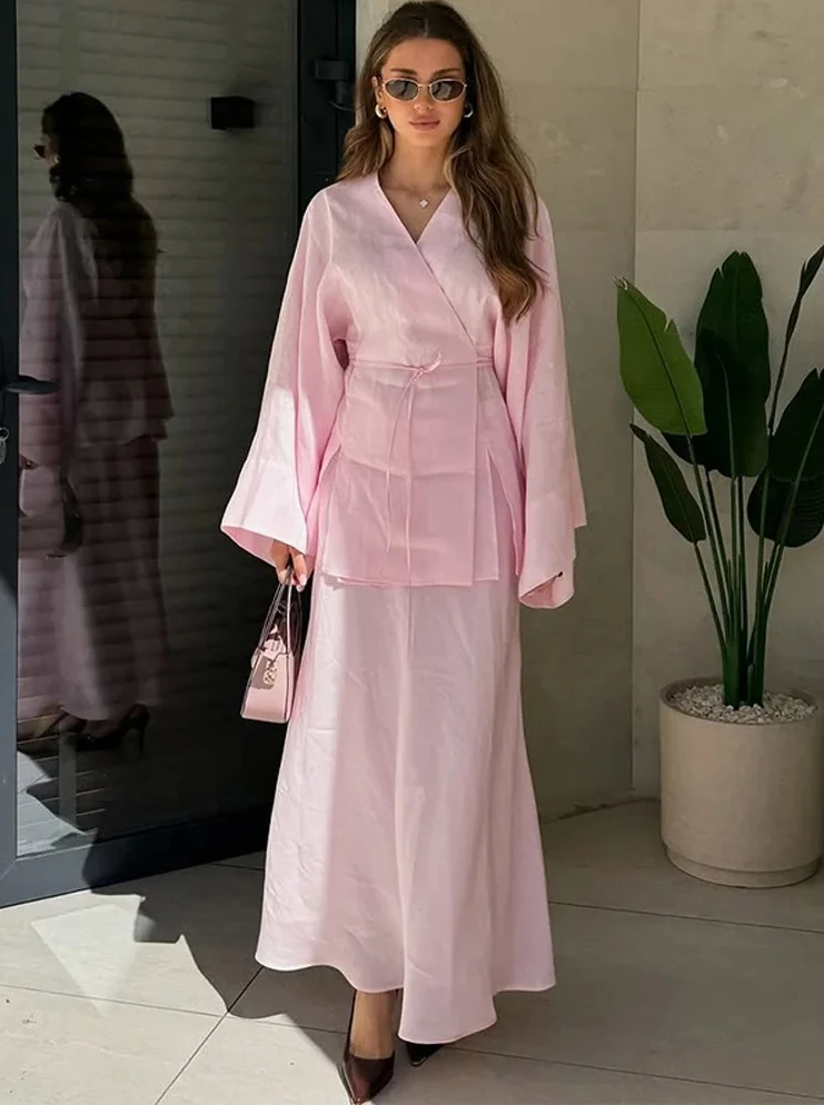 

Летний комплект уличной одежды для женщин 2026 — одинаковый наряд из двух предметов, кардиган с v-образным вырезом и юбкой-трапецией, длинный рукав с поясом