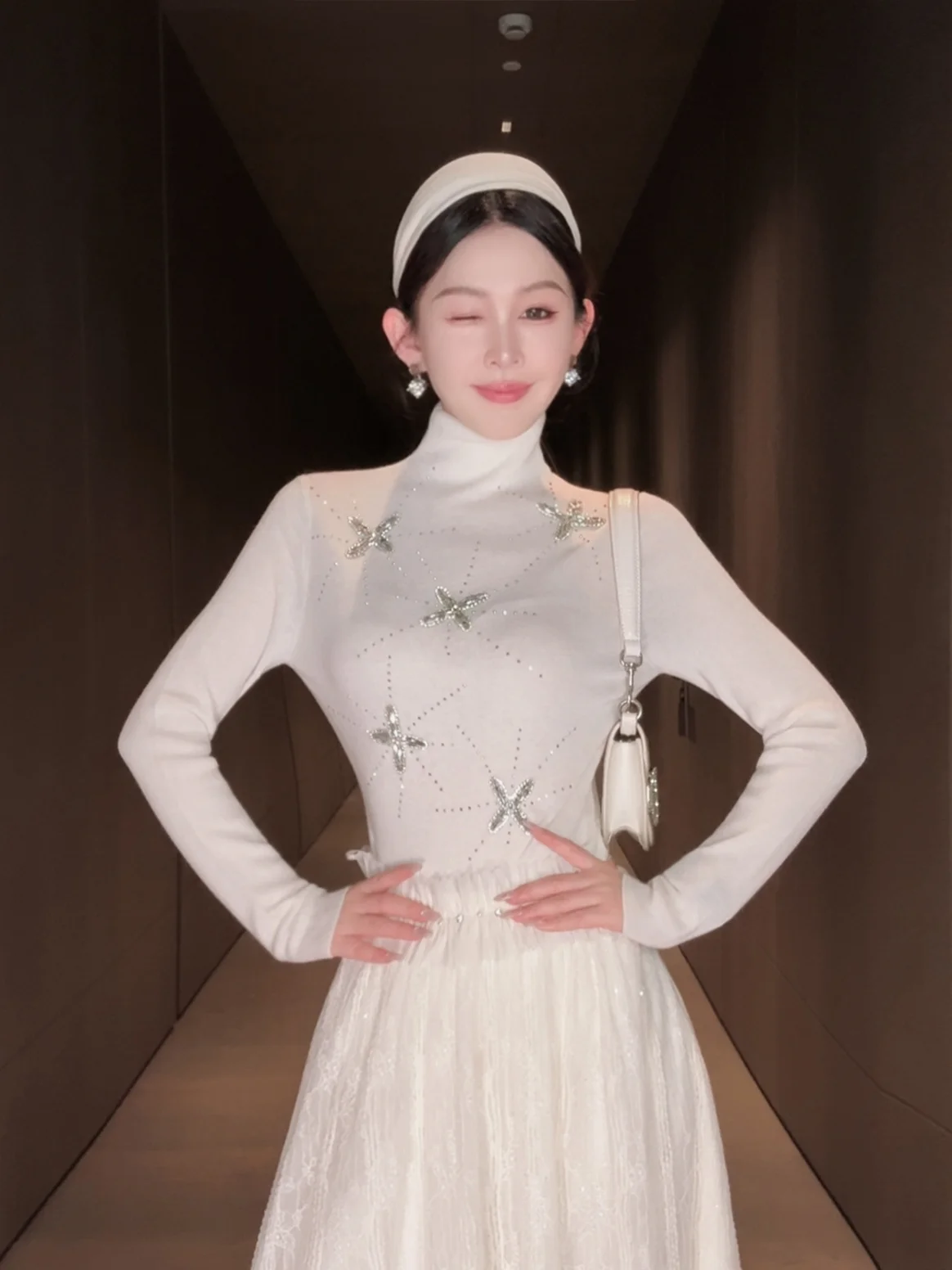 

Comfortable High Ne Knitted Sweater Diamond Embellied Slim Fit Camere Blend Lace f Skirt Two Piece Set Casual Sle