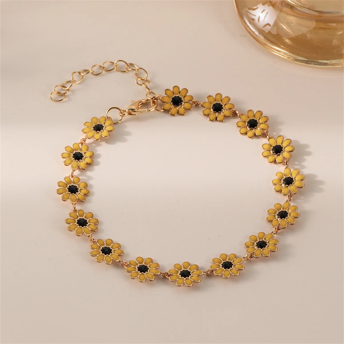 Fashion Korean Sweet Daisy Flower Bracelets For Women Girls Minimalist Enamel Sunflower Aesthetic Bracelet Wedding Party Jewelry