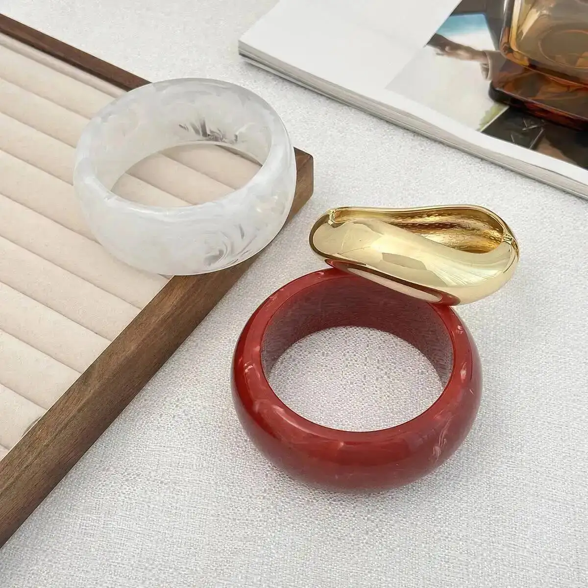 

KunJoe 3 Styles Elegant Round Resin Acrylic Thick Wide Bangle Bracelet for Women Simple Geometric Big Bangle Lady Charm Jewelry