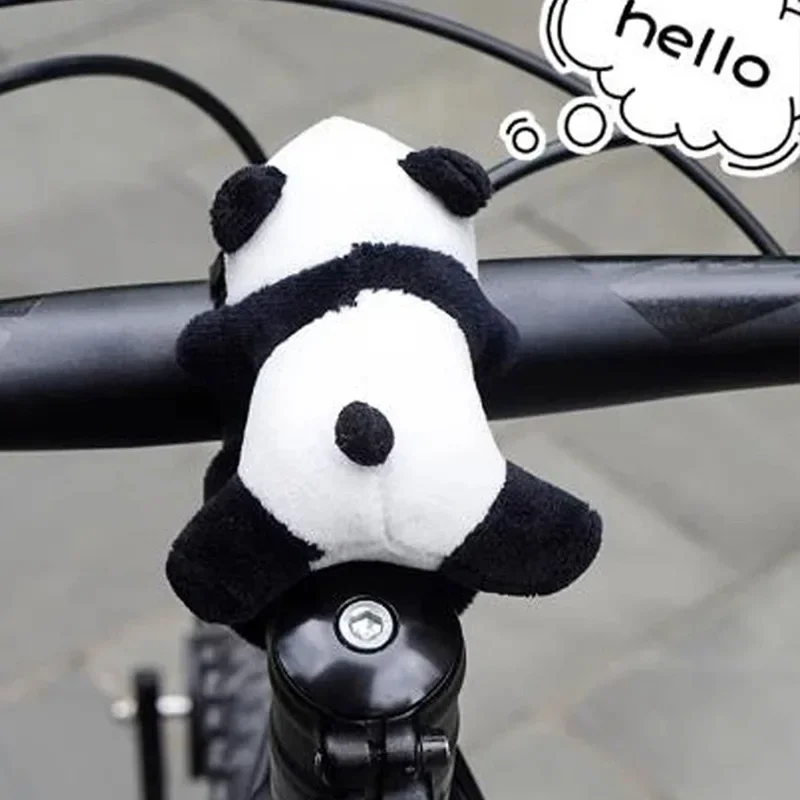 

Плюшевая игрушка-панда, лежащая на мотоцикле, украшение для электрического скутера, маленькая кукла, украшение для ручки мотоцикла