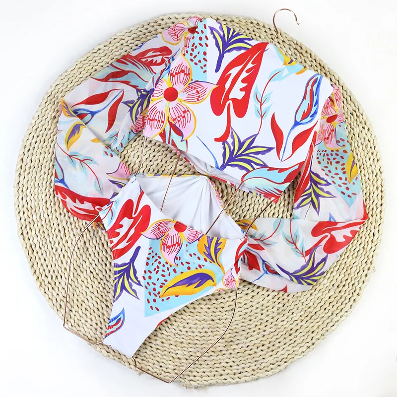 2026 مثير قطعة واحدة ملابس السباحة للنساء رفع ملابس السباحة قطع مثير بحر الإناث طويلة الأكمام ارتداءها الأزهار ثوب السباحة