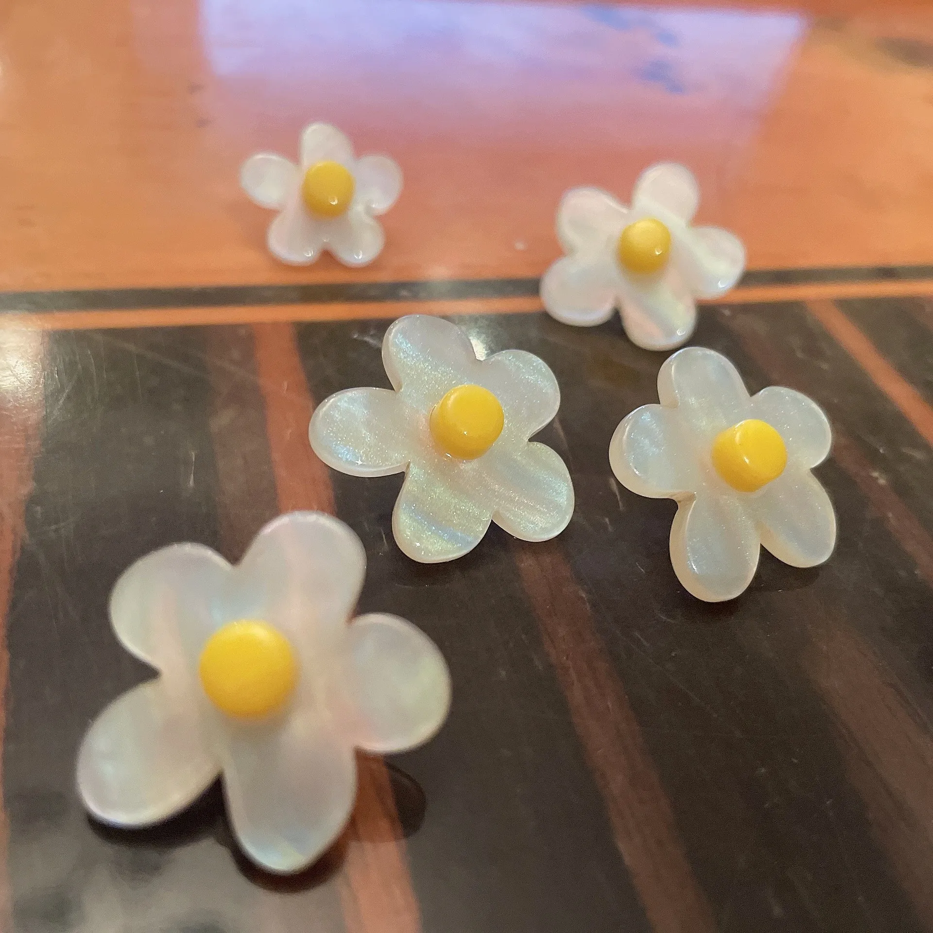 10Pcs/Lot Flower Fashion Buttons for Clothing Coat Sweater Suit Female Decorative Button Sewing 15 18 23mm Luxury