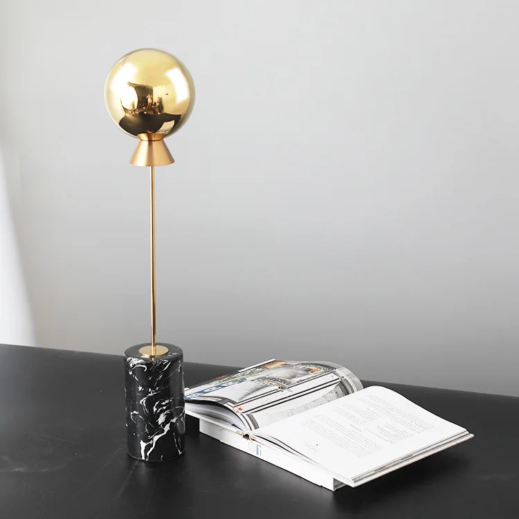 High Quality Home Desktop Docore Metal Balloon Craft Table Decor Sculpture for Chrismas Decoration