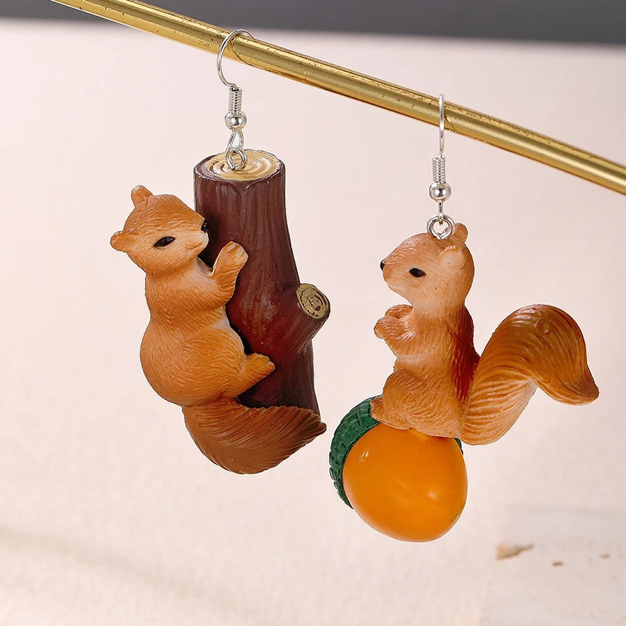 1 Pair of creative simulated squirrel pendant earrings for women party gifts