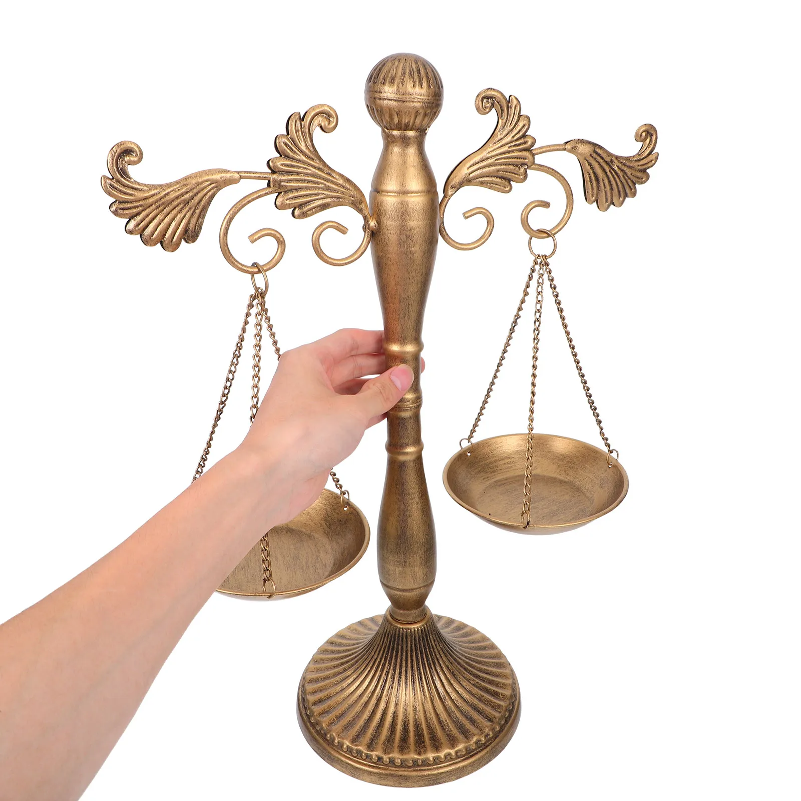 

Vintage Iron Balance Scale Statue Decorative Metal Libra Jewelry Display Tray Multifunctional Jewelry Stand Home Office Decor