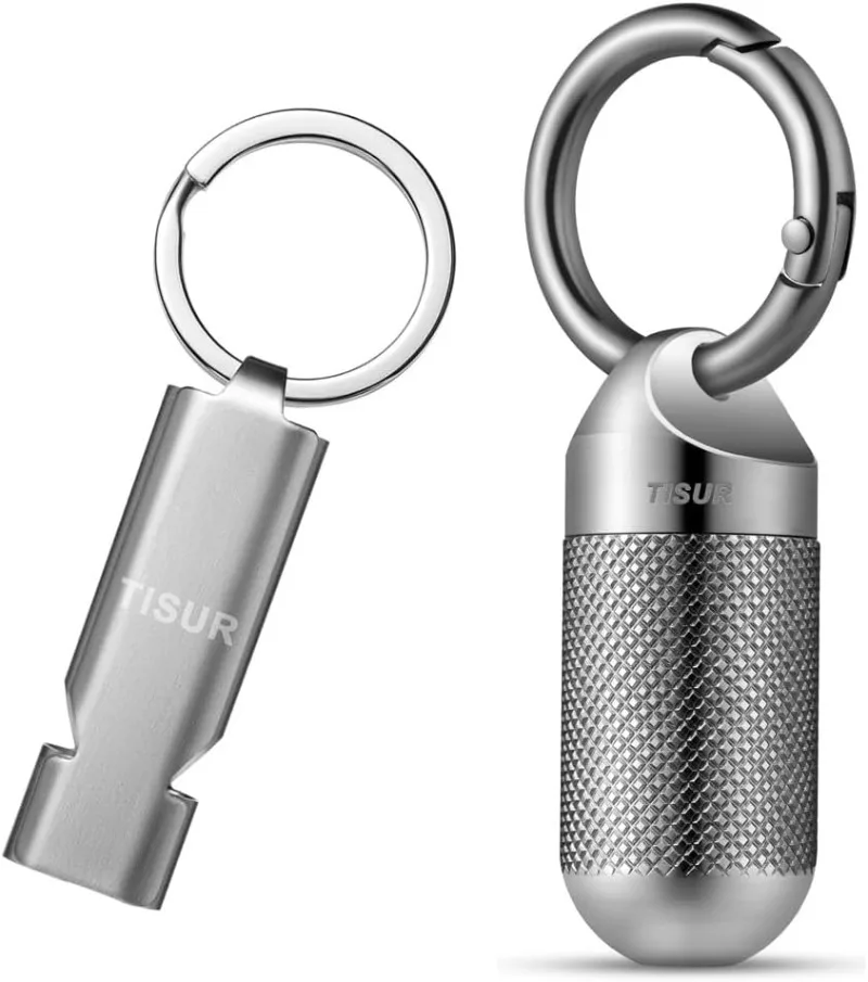 tisur-チタン製キーホルダー型ピルケース。大音量の緊急用ホイッスル付き。