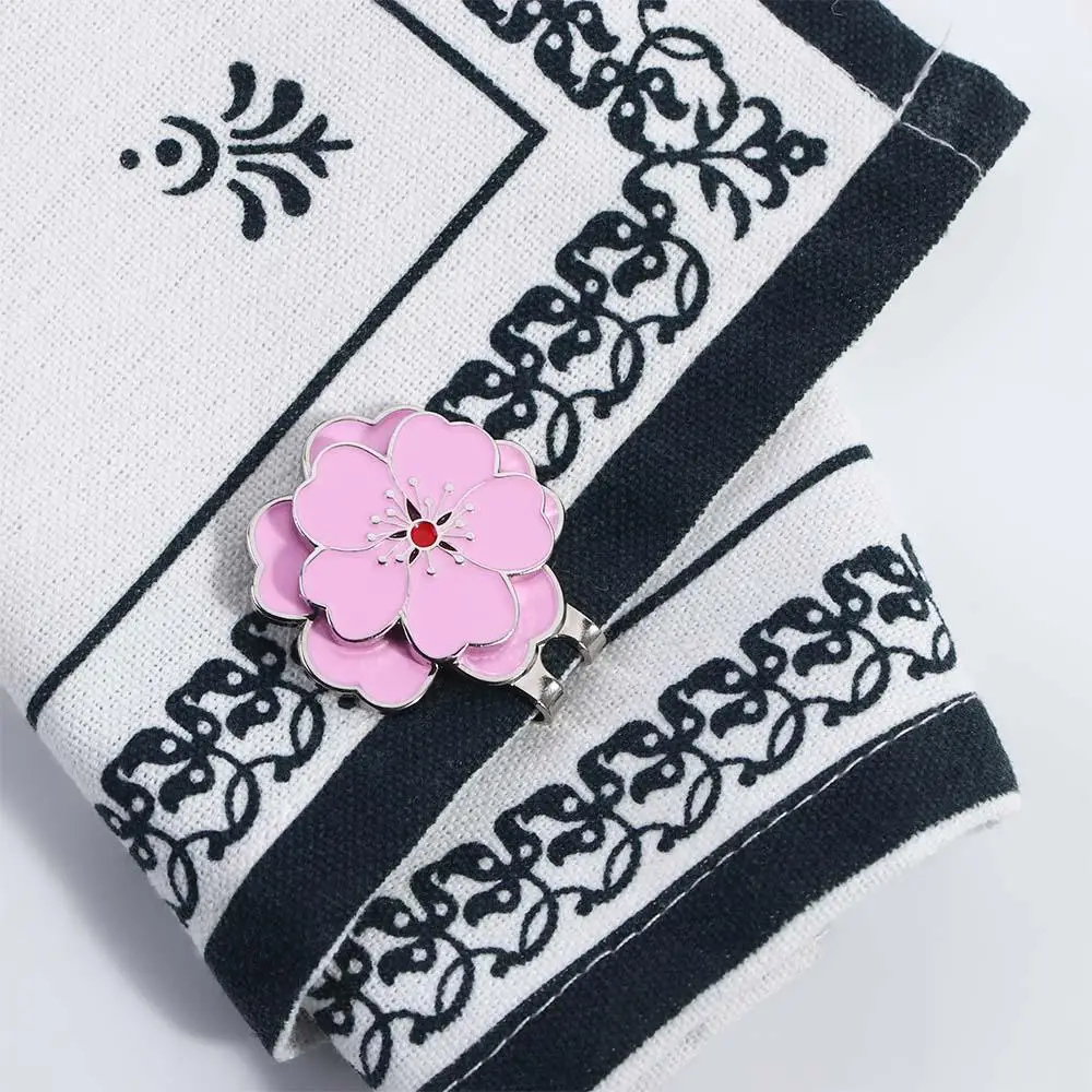 

Учебные пособия по гольфу, магнитный зажим для кепки игрока в гольф, выравнивание шляпы, маркер, знак положения мяча, розовый цветок, зажим для шляпы для гольфа