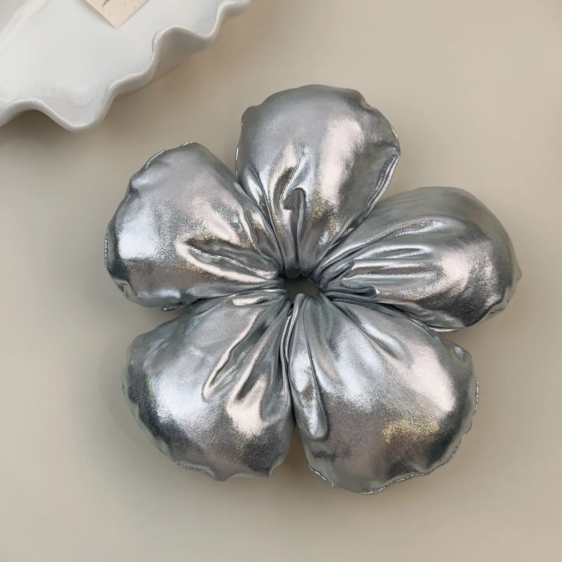 حبل شعر كبير ثلاثي الأبعاد على شكل زهرة للنساء، ربطات شعر أنيقة على شكل ذيل حصان عالي على شكل رأس كرات اللحم للفتيات