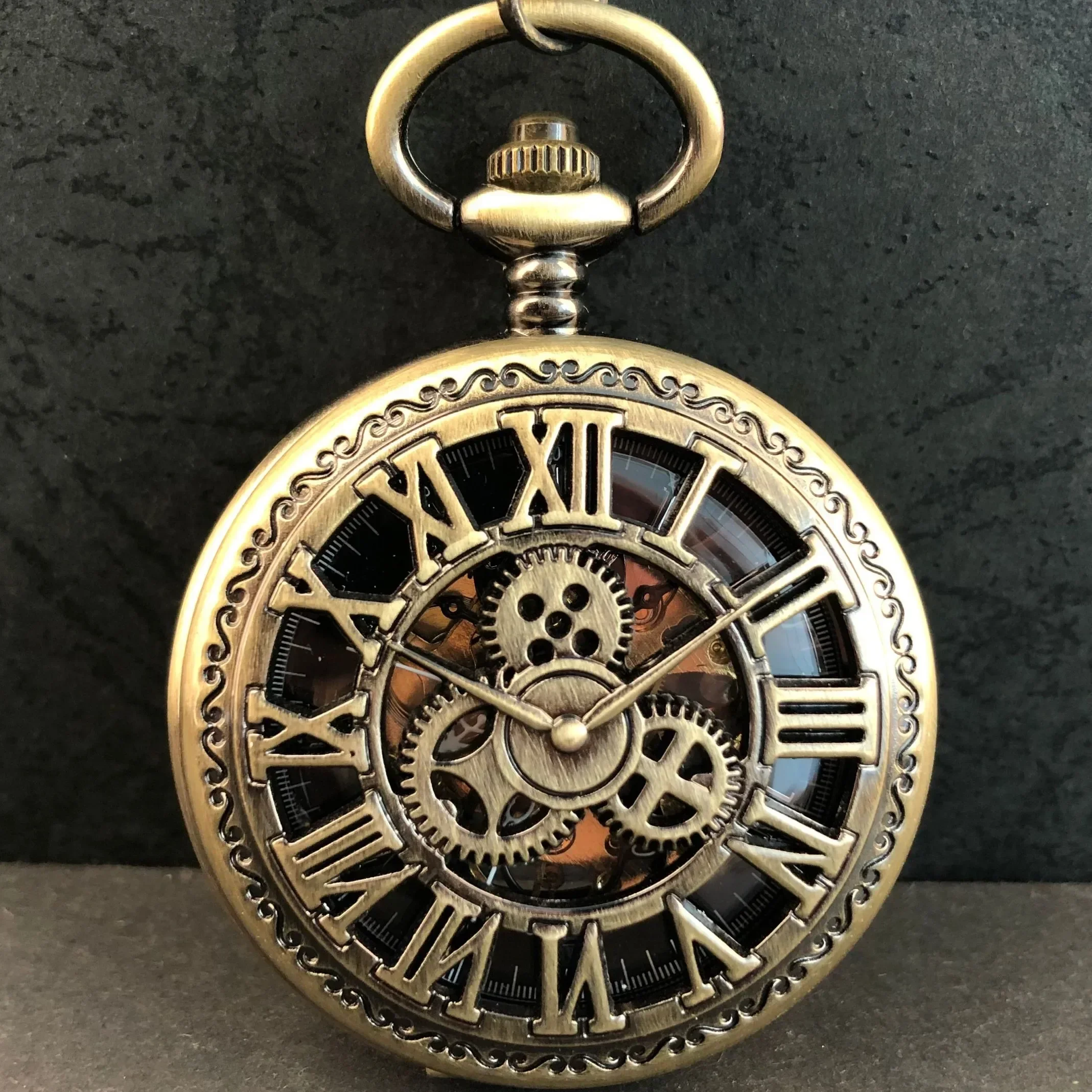 

Steampunk Skeleton Gear Pocket Watches Roman Numerals Case Mechanical Pockets Watch Gift For Men Women