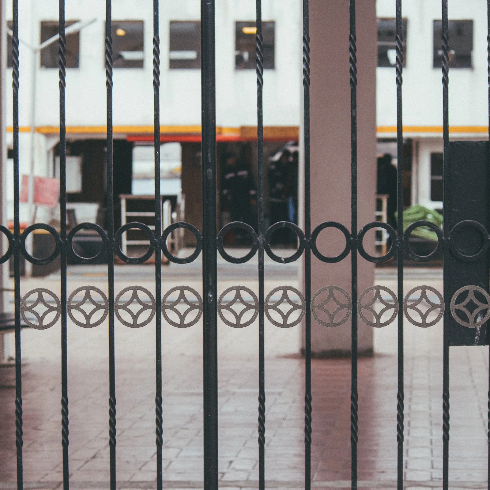 

Iron Flower Railing Decorative Insert For Gates Fence Metal Decor Outdoor Garden Decoration Fence Post Inserts