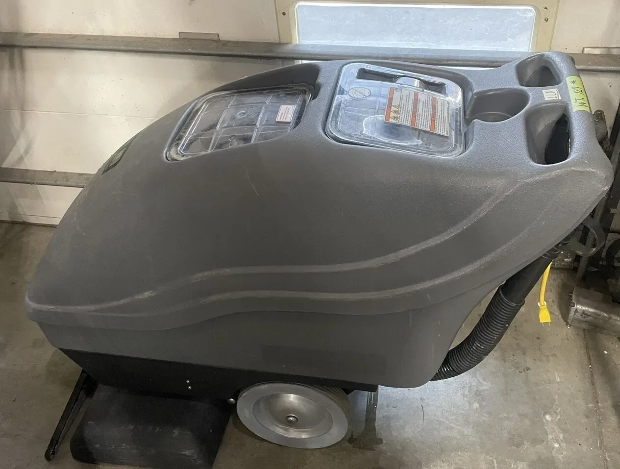 Tennant Nobles EX-SC-1020P مستخرج السجاد متوسط الحجم #1