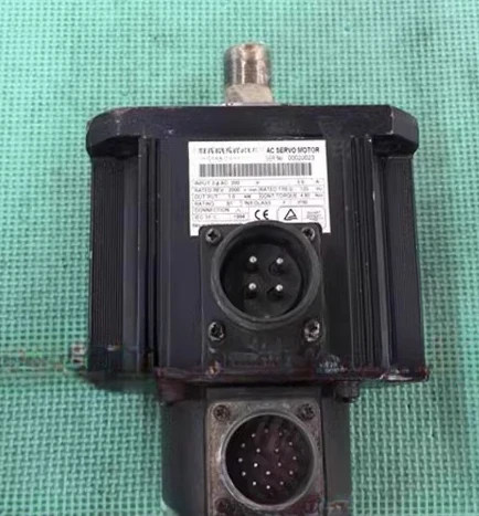 MDM102A1G   SERVO MOTOR , In good working condition, free shipping