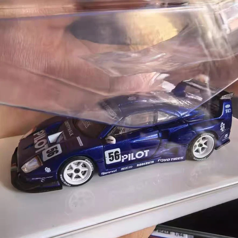 Demon King1:64 Ferrari F40 Paramount modelo de carro em liga metálica com pintura de porta tipo asa de gaivota