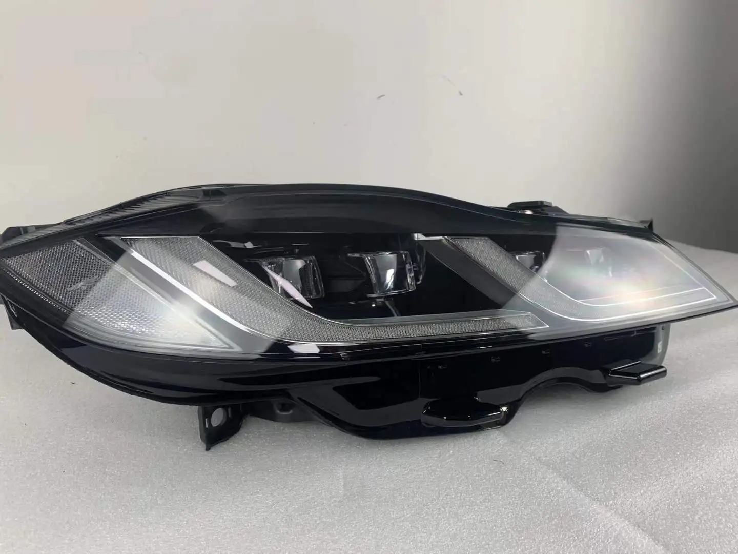 For 2021 For Jaguar F-PACE P400 top of the line headlights (left and right)