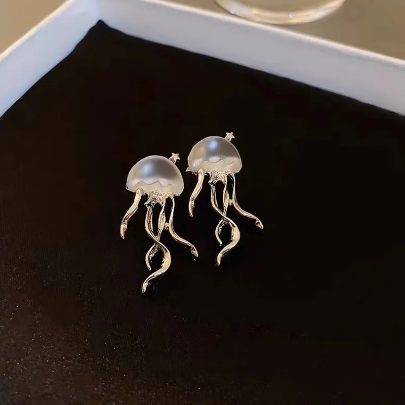 Deep Sea Jellyfish Geometric Stud Earrings for Women Korean Creative Design Temperament Personality Jewelry Girl Gift Brincos