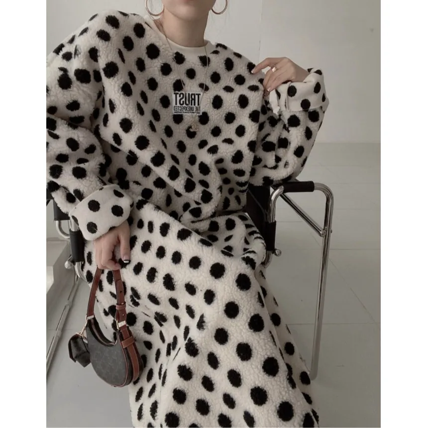 폴카 도트 양털 롱 드레스 여성용 라운드 넥 루즈핏 가을 겨울 따뜻한 안티에이징 헴라인 트렌디 한국 스타일 드레스