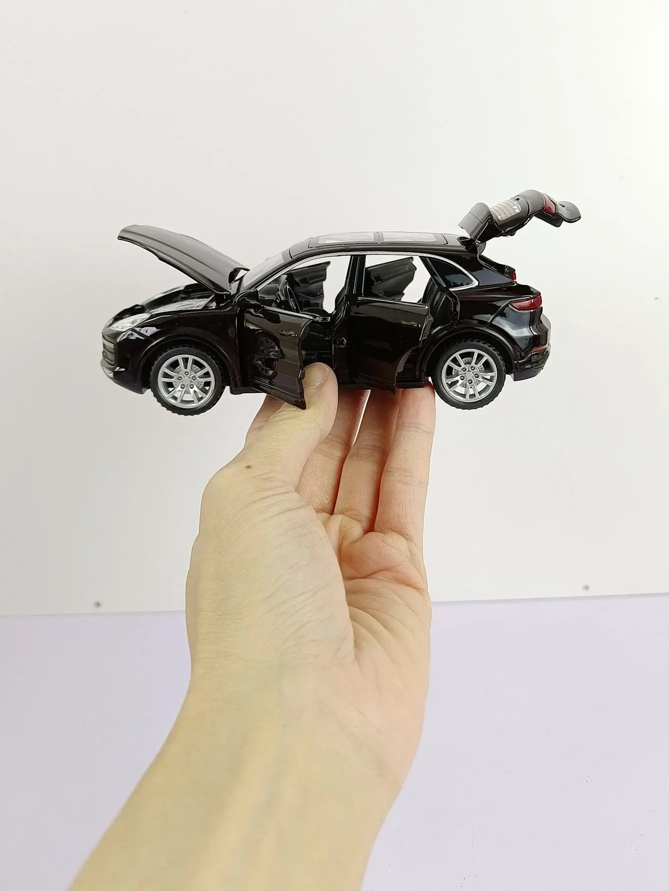 1:32 Cayenne Turbo S Off-road vehicle High Simulation Diecast Car Metal Alloy Model Car Children\'s toys gifts