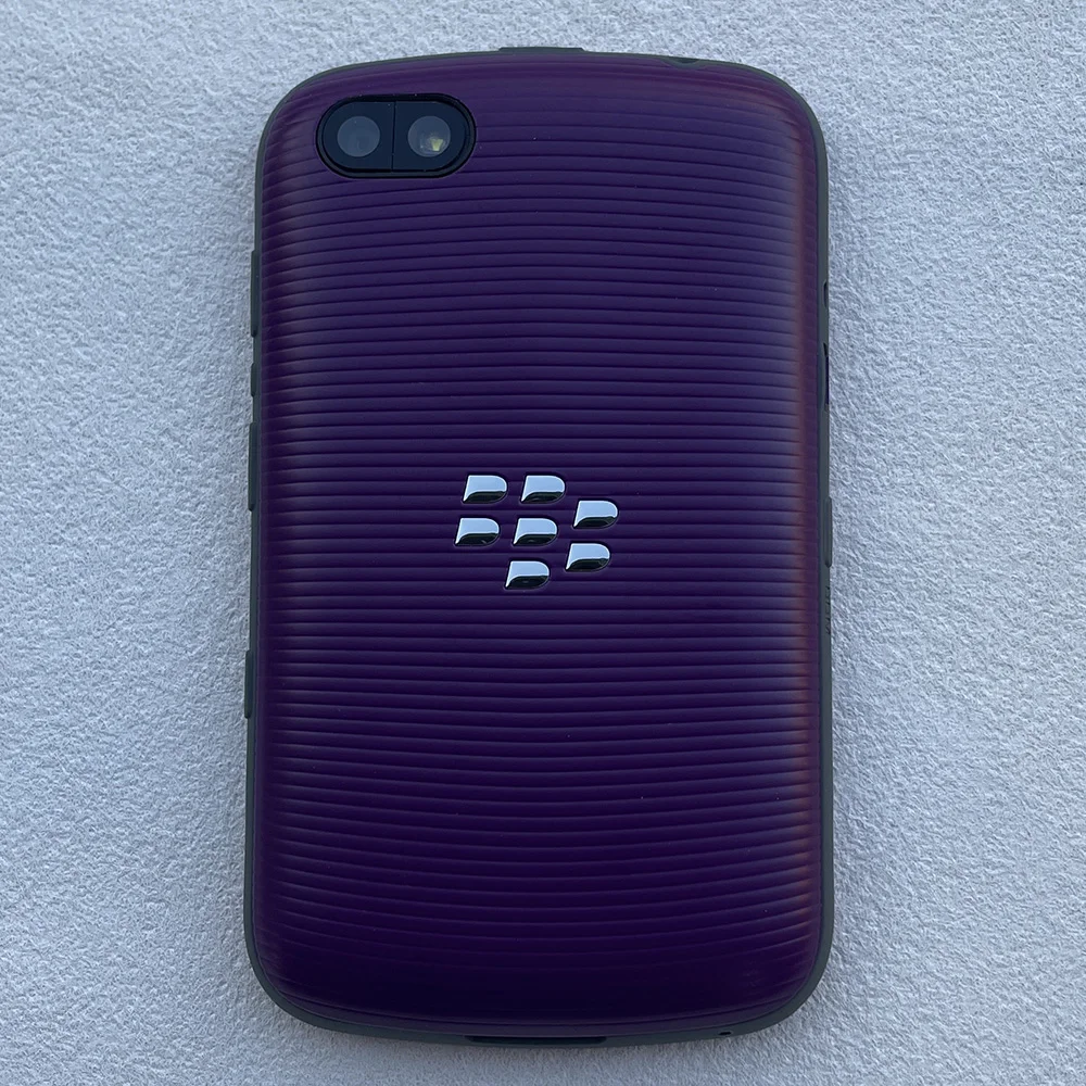 الأصلي Blackberry 9720 2G 3G الهاتف الخليوي المحمول 5MP 2.8 "واي فاي مقفلة الهاتف الذكي QWERTY لوحة المفاتيح الهاتف المحمول