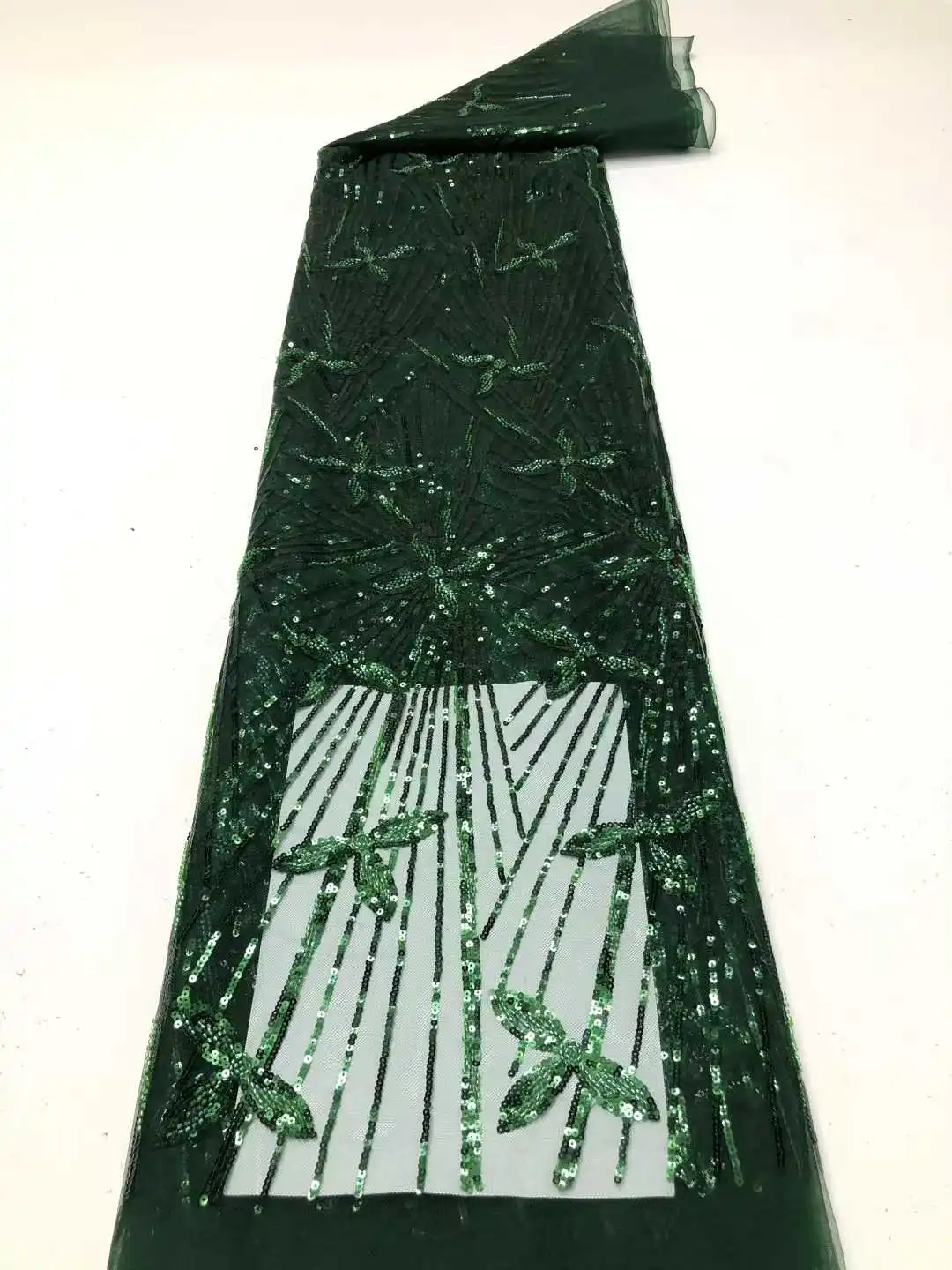 

African Luxury Sequins Groom Lace Fabric High Quality French Tulle Lace Fabric Sew 2025 Embroidery Nigerian Lace Fabrics