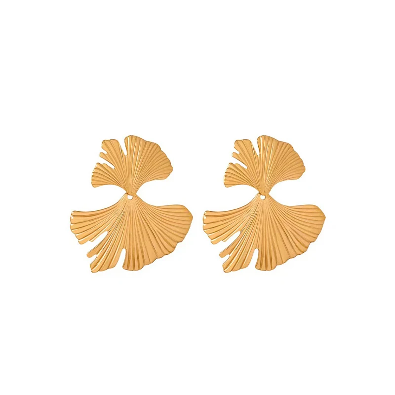 Exaggerated design, texture, metal style ginkgo biloba earrings, earrings.