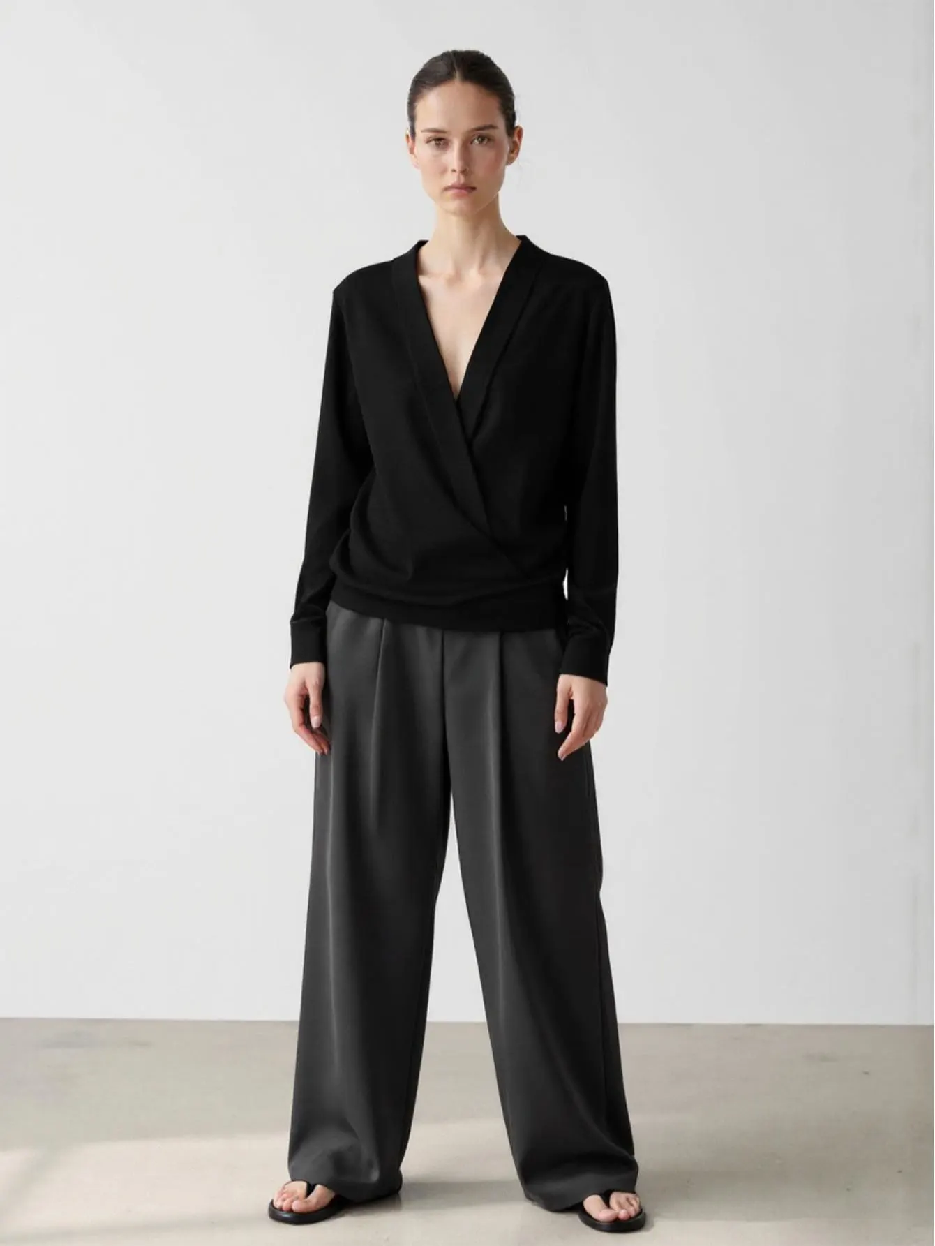 여성용 미니멀리스트 플레인 긴팔 브이넥 셔츠 레귤러 핏 데일리 베이직 가을 상의