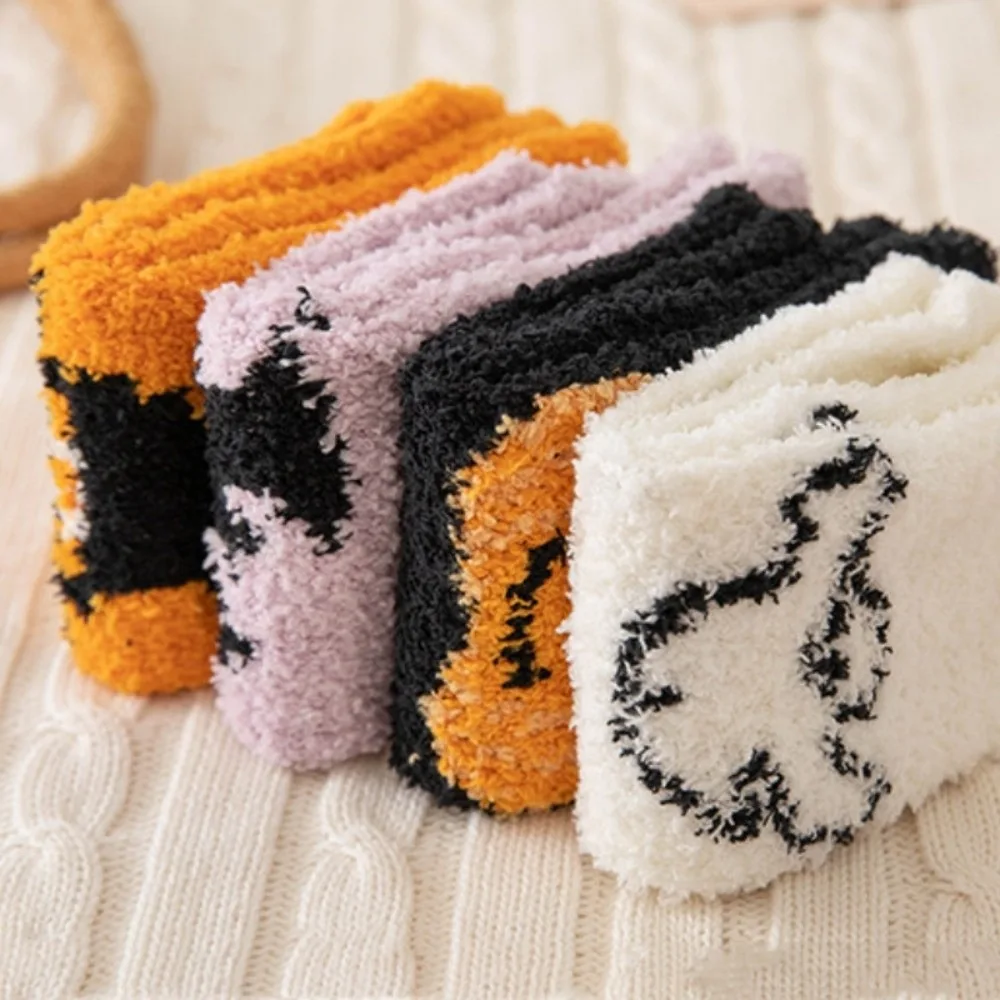 

4pairs/set Coral Fleece Halloween Socks Soft Breathable Pumpkin Wizard Hat Tube Socks Elastic Warm Bat Ghost Mid-Calf Socks