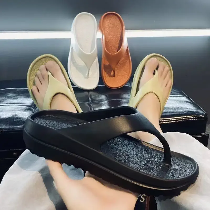 2025 신상 트렌디 남성 샌들 굽높은 밑창 미끄럼 방지 비치 샤워 슬리퍼 여름 여성 EVA 소재 슈즈