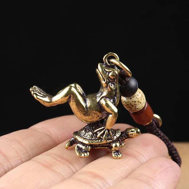 Copper Turtle Carrying Frog Keychain Pendants Ornaments Antique Bronze Tortoise Frog Key Chain Ring Pendant Jewelry Vintage Pet view 3
