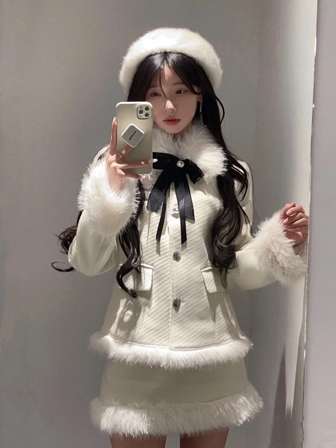  Winter Outfit Women's Short Skirt And Coat Set with Fur Collar Fashionable Two-Piece Ensemble for Young Adults