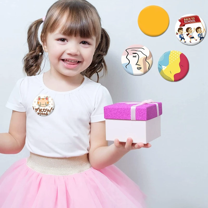 バッジ用の丸い金属ボタンのセット,空白の青いボタンパーツ,58mmの供給,100セット