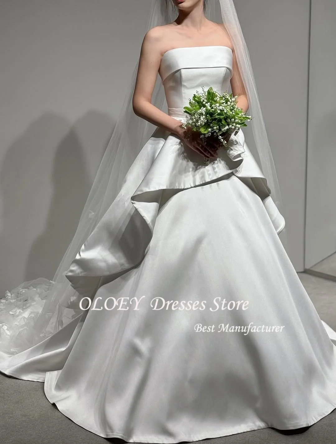OLOEY Simple Ivory Strapless Pleat Korea Wedding Dresses Satin Sleeveless Floor Length Bridal Gowns Customised Corset 웨딩드레스