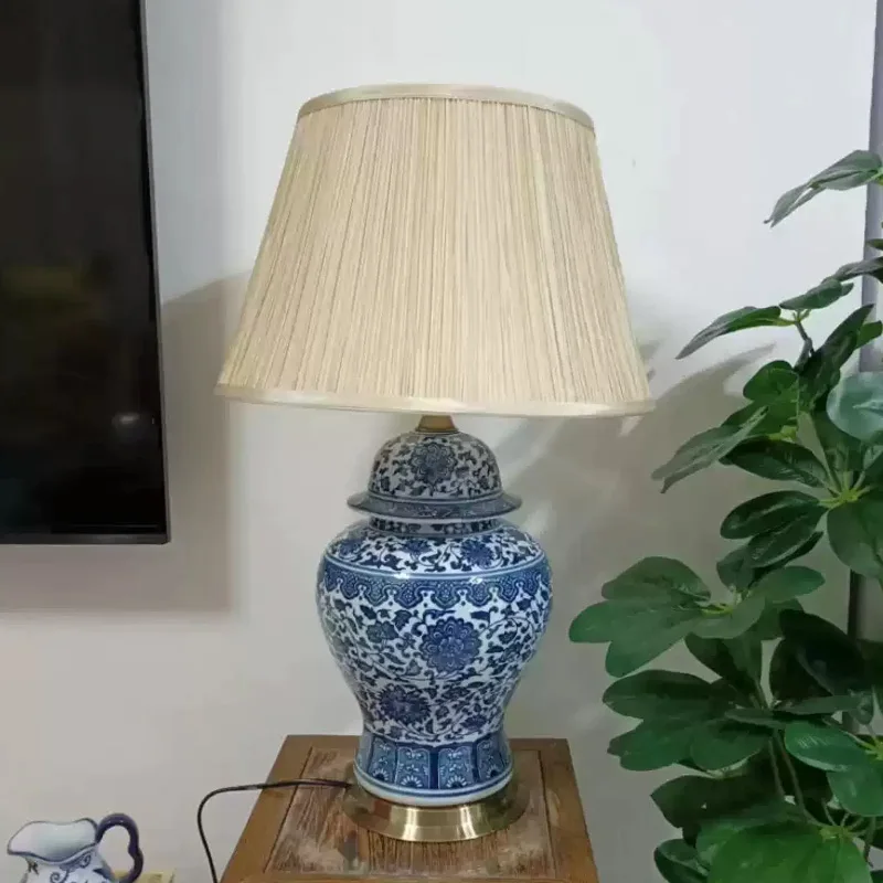 Vintage jingdezhen porcelain Art Deco lighting ceramic desk table lamps Chinese blue and white porcelain bedside LED table light