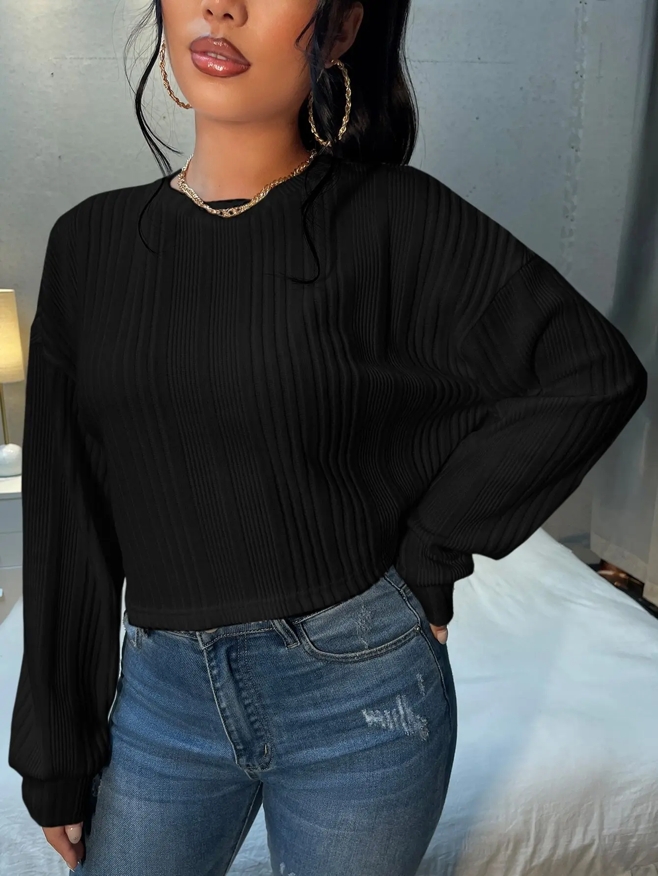 

Укороченная футболка Essnce с заниженными плечами в рубчик