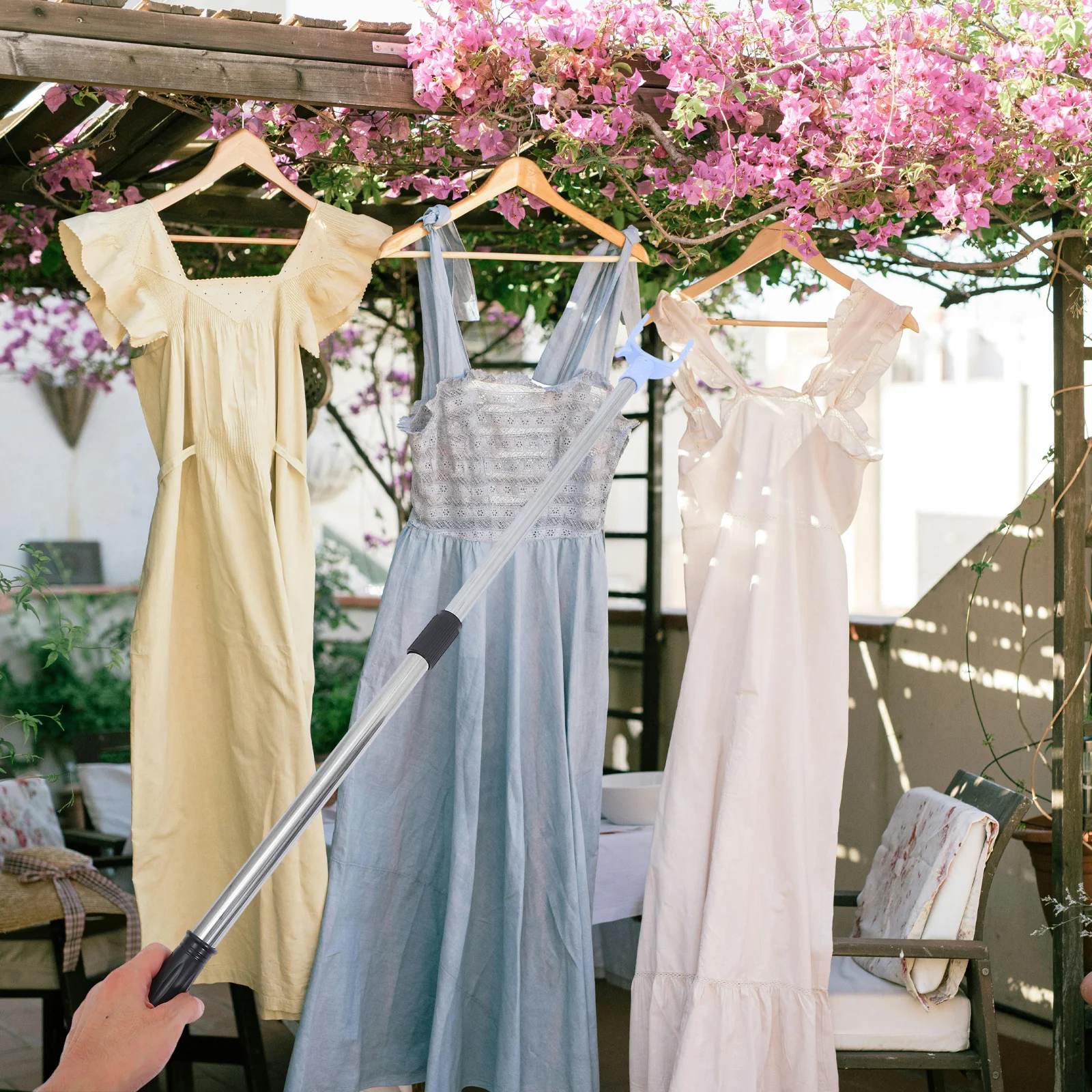 خزانة السقف الوصول القطب قابل للتعديل تلسكوبي الملابس الوصول قضيب شوكة بلاستيكية الفولاذ المقاوم للصدأ الملابس دعم قضيب