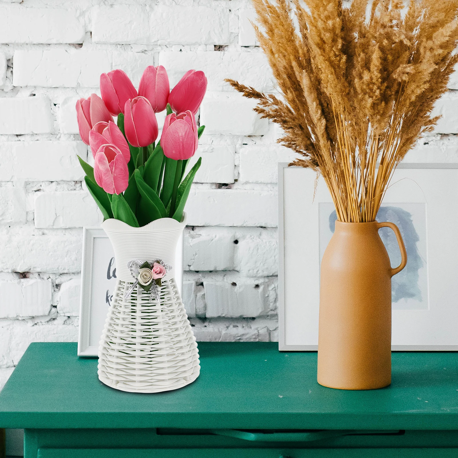 

8 Pcs Artificial Tulip Flower Decor Home nament PU PlasticFlower Bouquet Photography Props Graduation Gift Living Room Bedroom