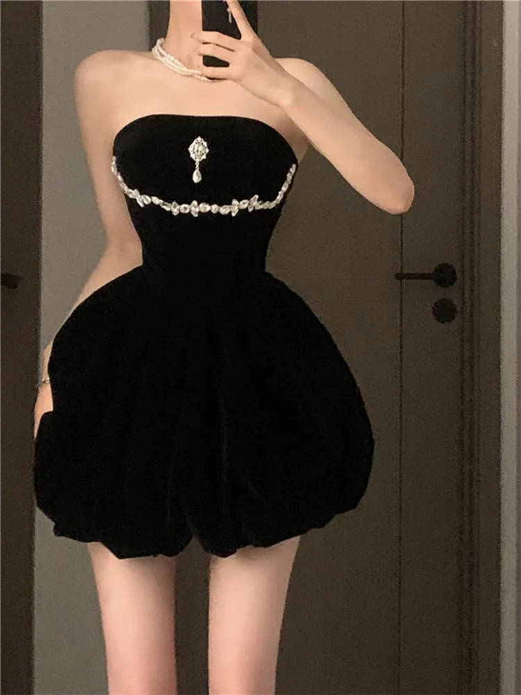 

French Fashion Party Little Black Puffy Dress Beads Sexy Slash Neck Off Shoulder Mini Bud Skirt Retro Strapless Slim Party Dress